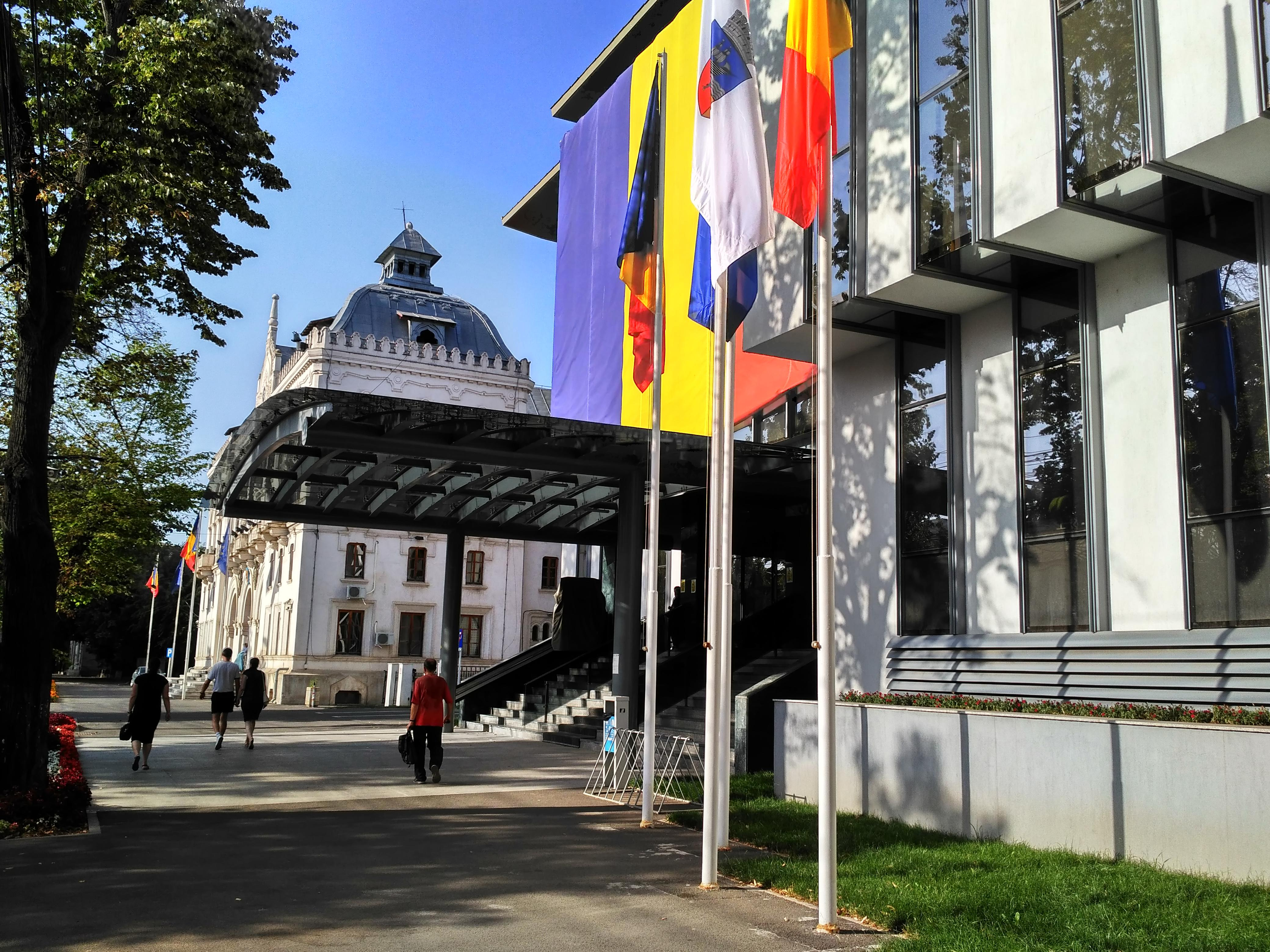 LOCURI DE MUNCĂ | La Primărie, posturi pentru absolvenți de ASE