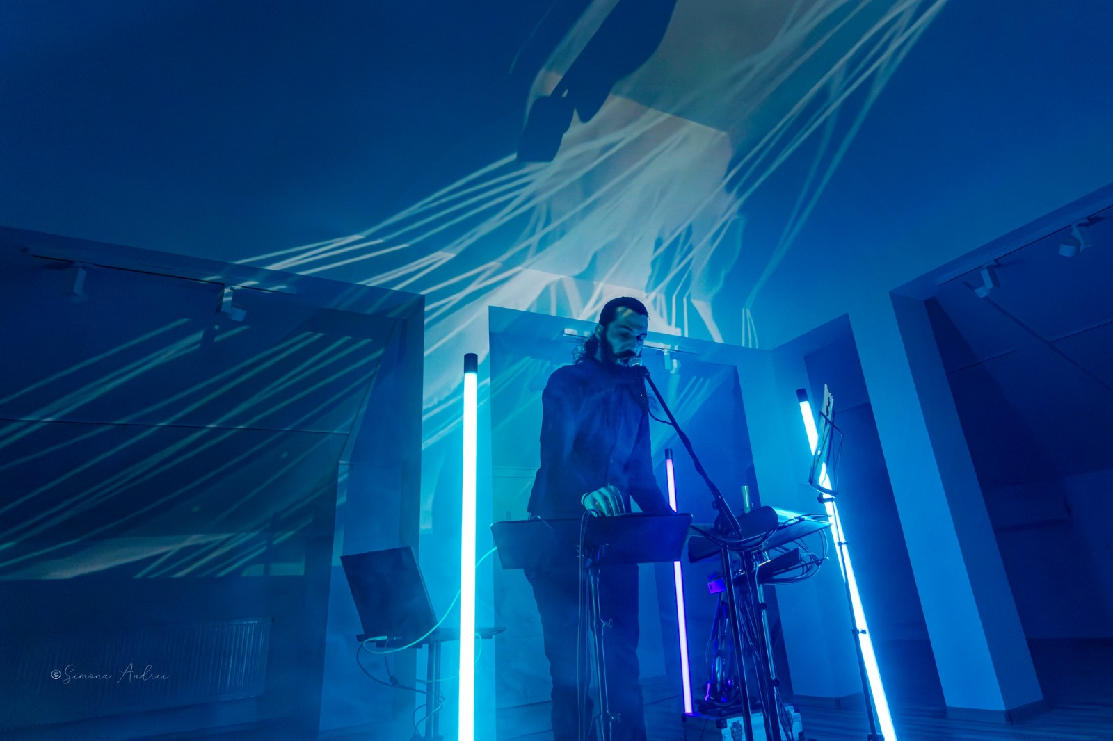 Cenaclul "Noduri şi semne". Stai, vezi și ascultă!!! Șșșt!!!