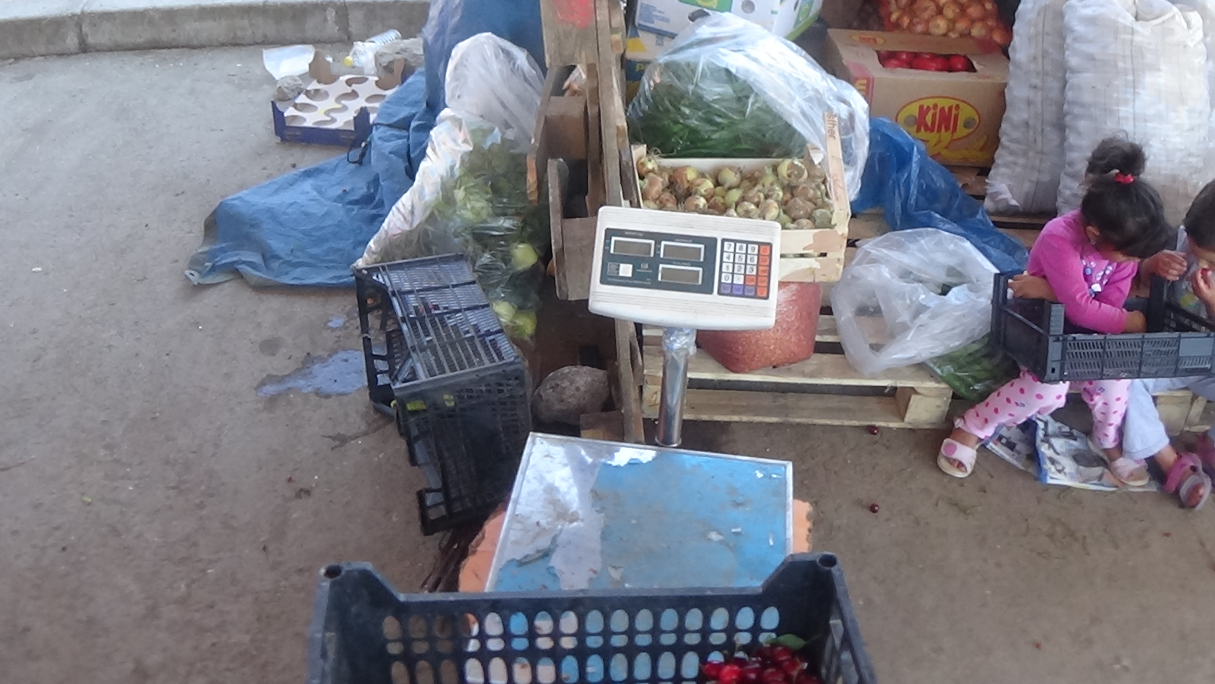 Cântarele din pieţe, verificate de poliţiştii locali