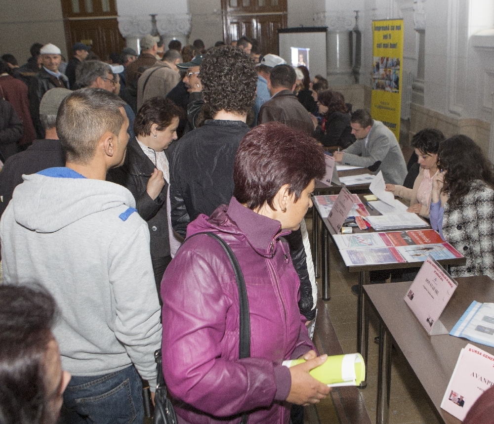 În Galaţi, mai mulţi pensionari decât angajaţi