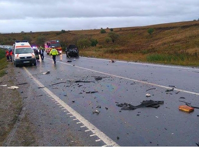 O volă cu numere de Galaţi a făcut RAVAGII pe un drum naţional. CARAMBOL cu şase vehicule, printre care şi un TIR