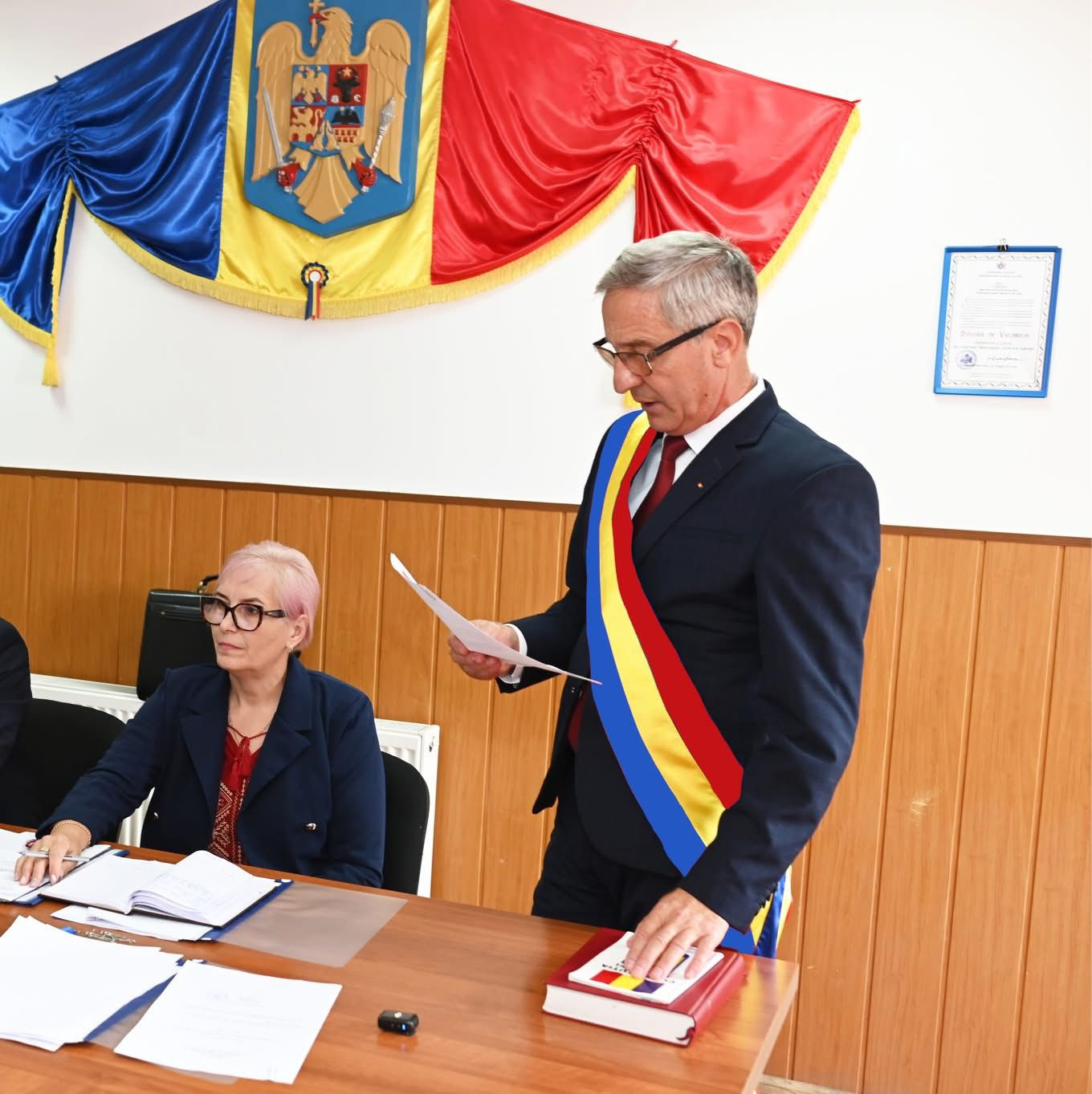 ”Interzis” de instanță, un primar din judeţul Galaţi așteaptă eliberarea din funcție