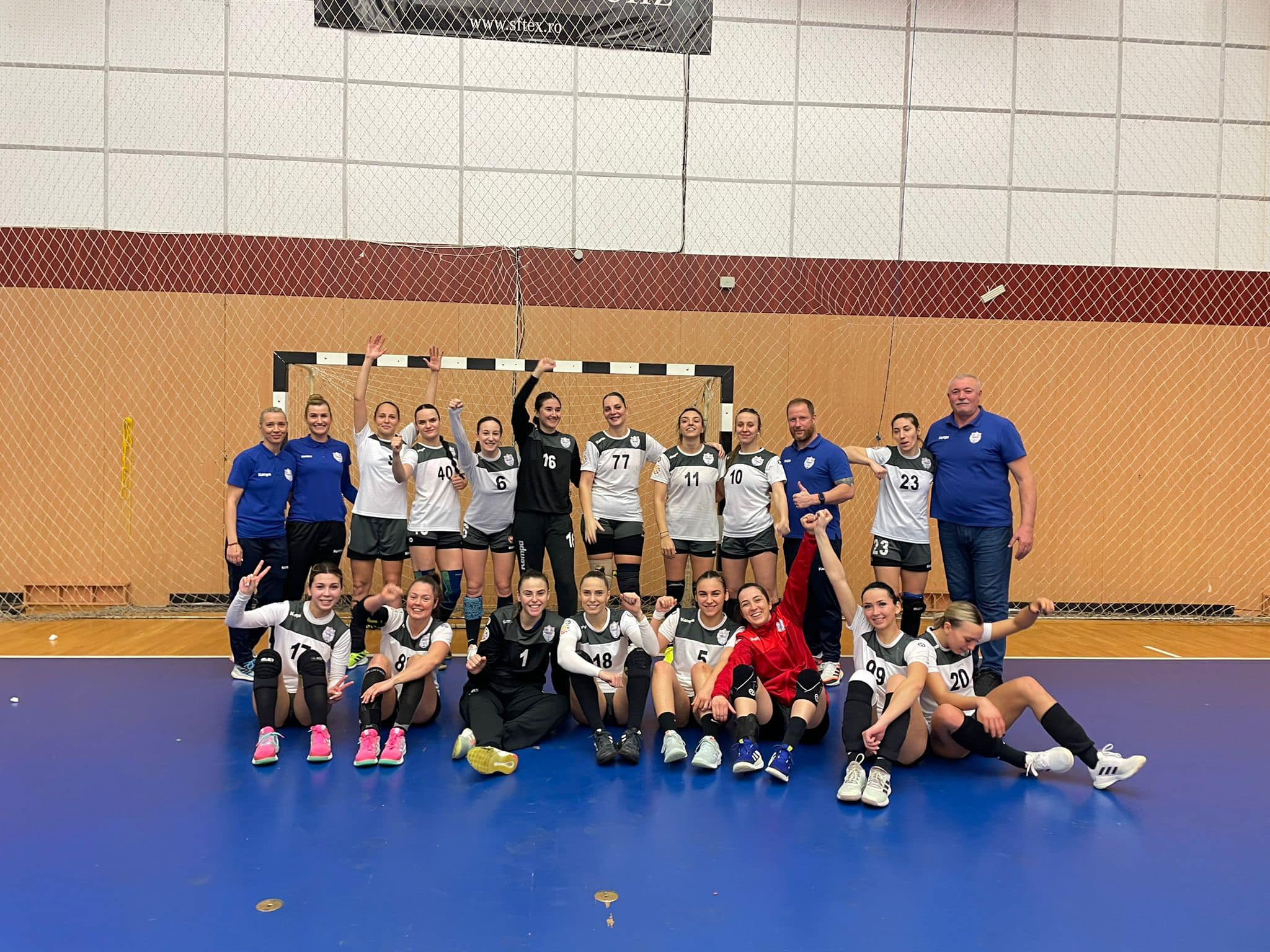 Fetele, victorie la Piatra Neamţ