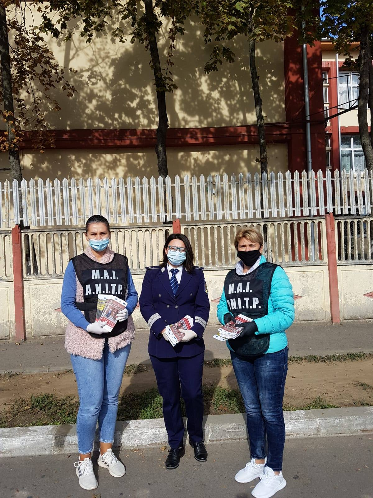 Linie telefonică gratuită pentru semnalarea cazurilor de trafic de persoane