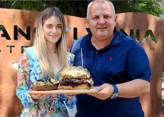 Francezii au cafea și acoperișuri... să-și pună și-n cap