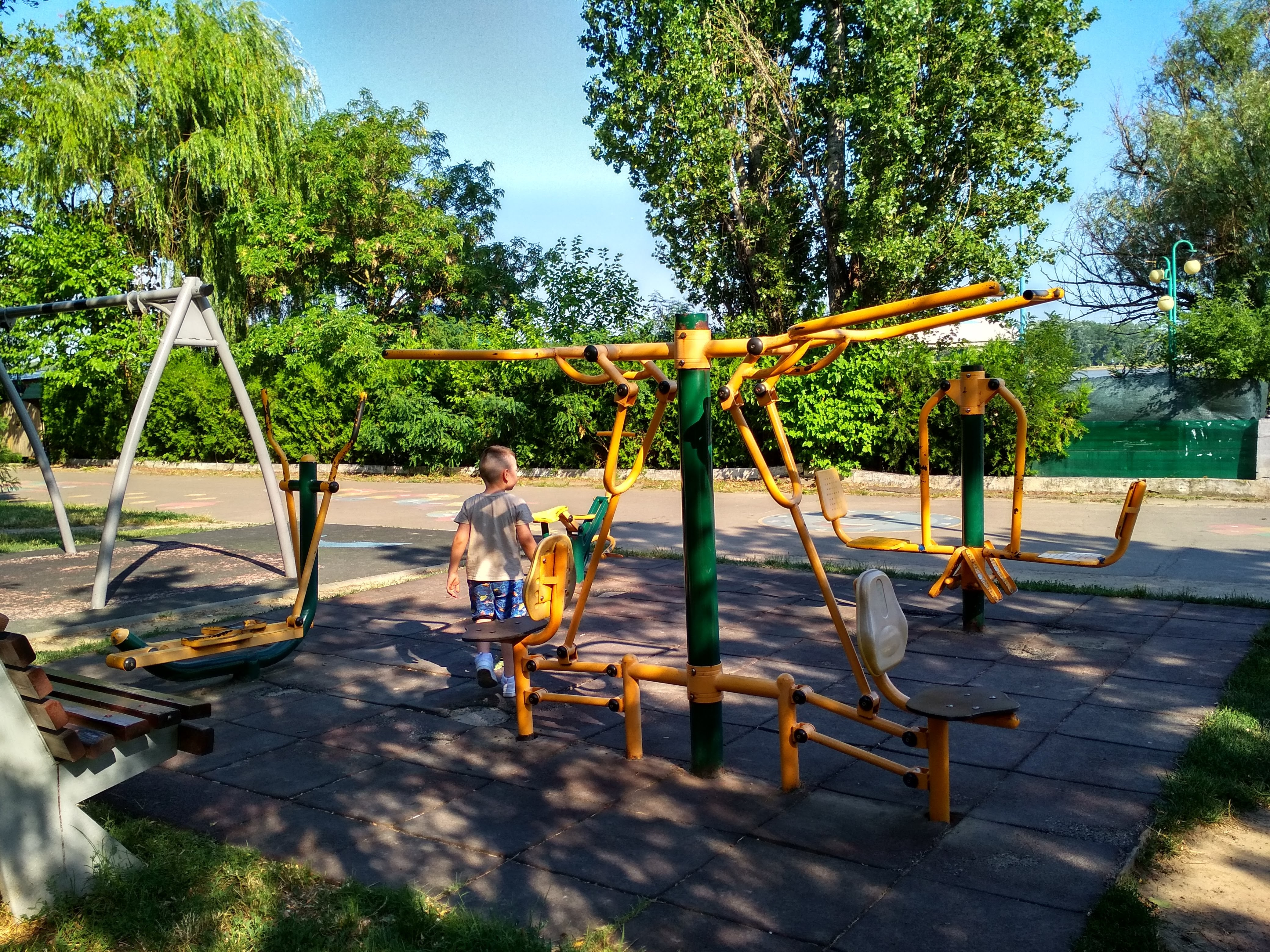 Fitness cu riscuri, pe Faleza Inferioară a Dunării. Echipamente uzate și depășite moral (FOTO)