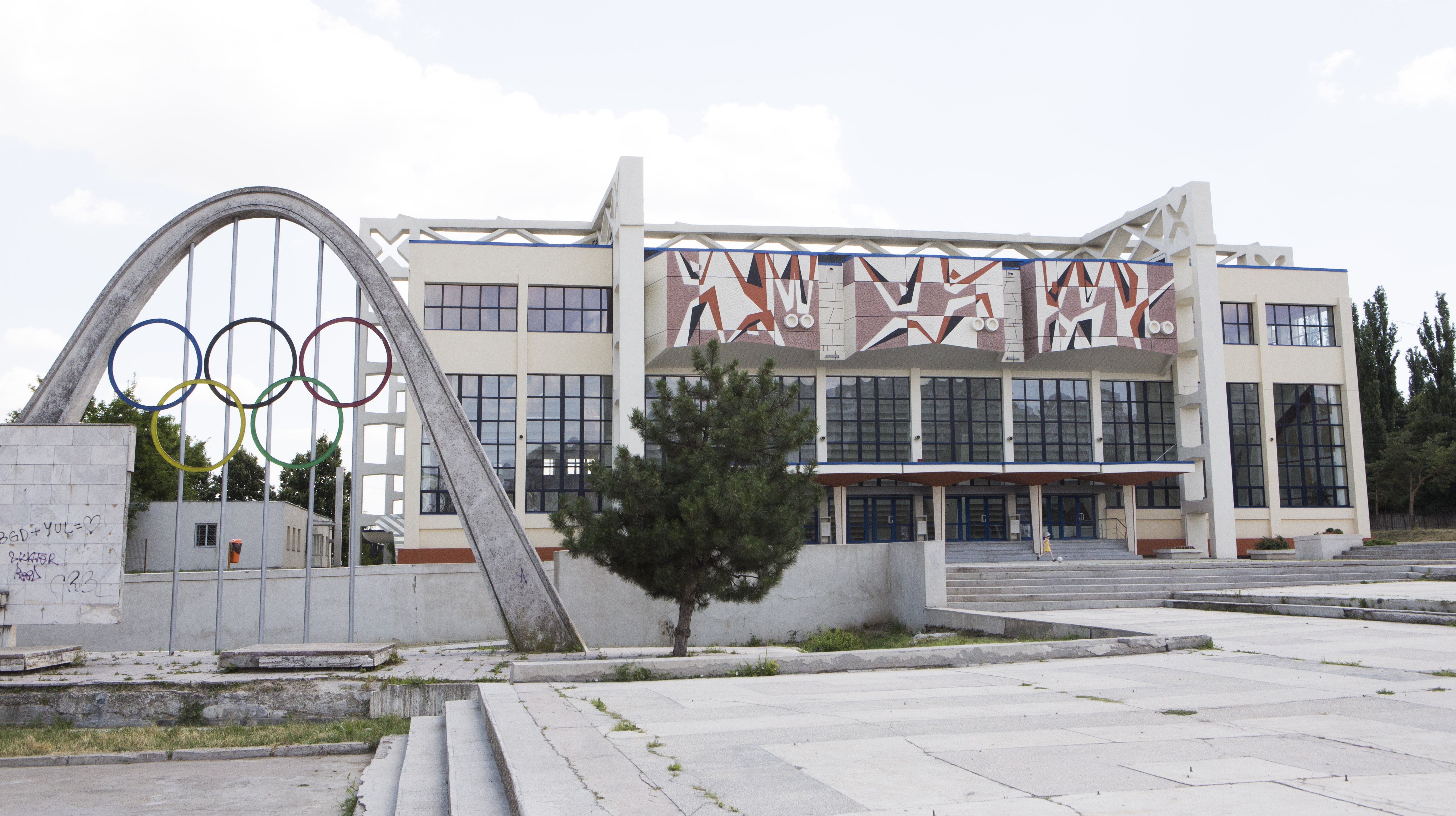 ERORI pe BANI publici/ Sala Sporturilor, ÎNCHISĂ din cauza incompetenţei