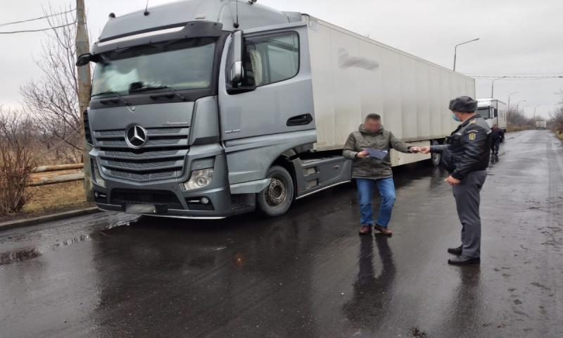 A falsificat un test RT-PCR, pentru a evita carantina