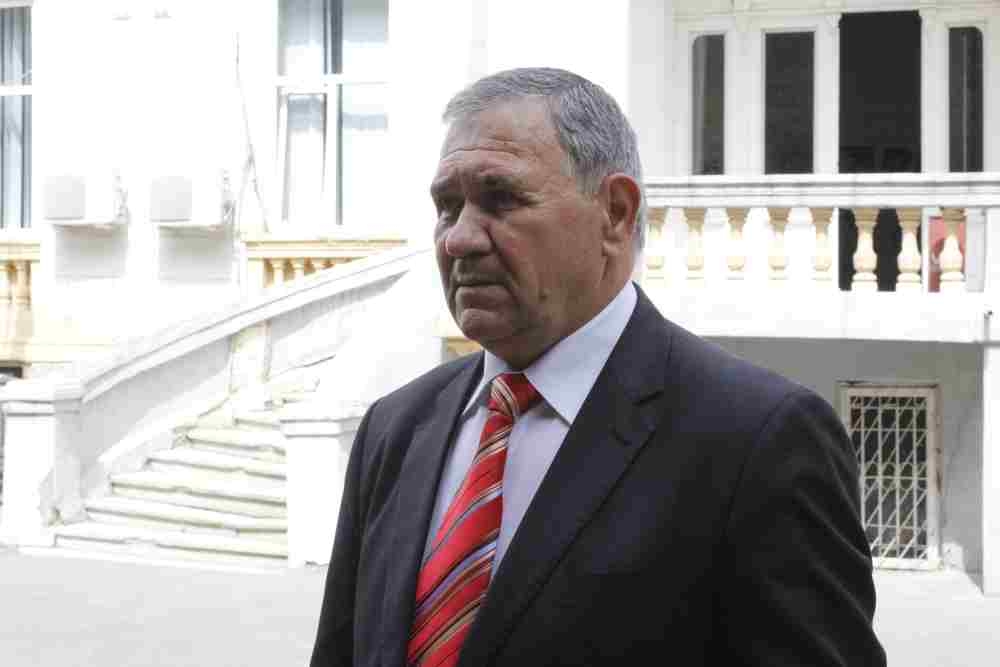 Un consilier judeţean anunţă SUTE DE DEMISII