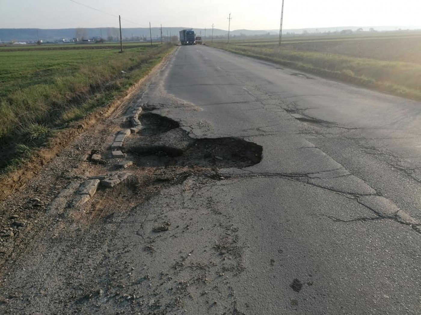 Drumurile noastre toate se vor asfalta singure