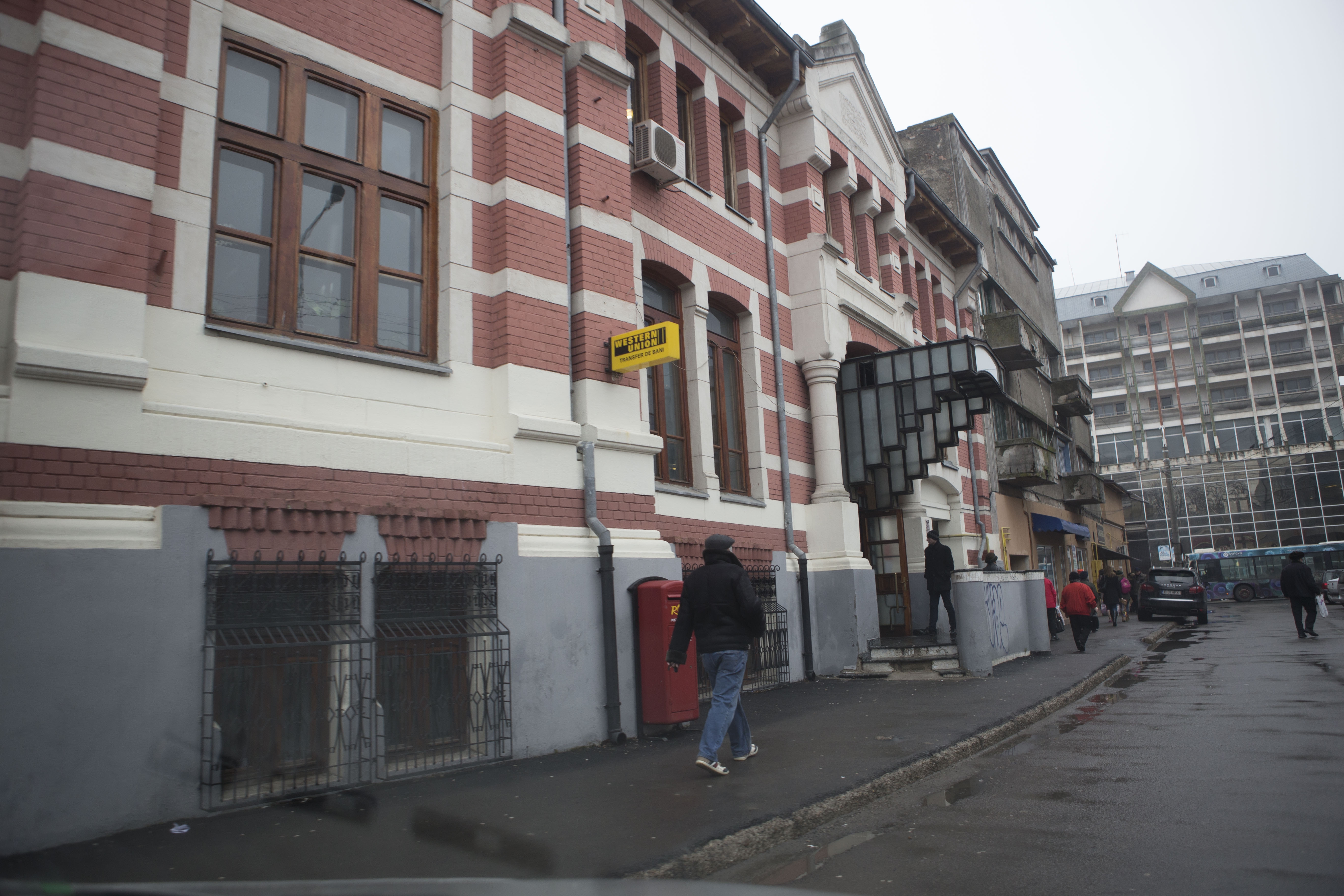 COMORI DE PATRIMONIU/ Istoria Palatului Poştei