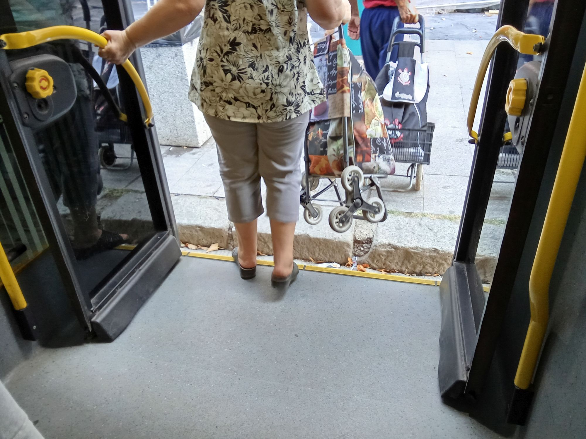 Prima pensie va veni la... dezgropare