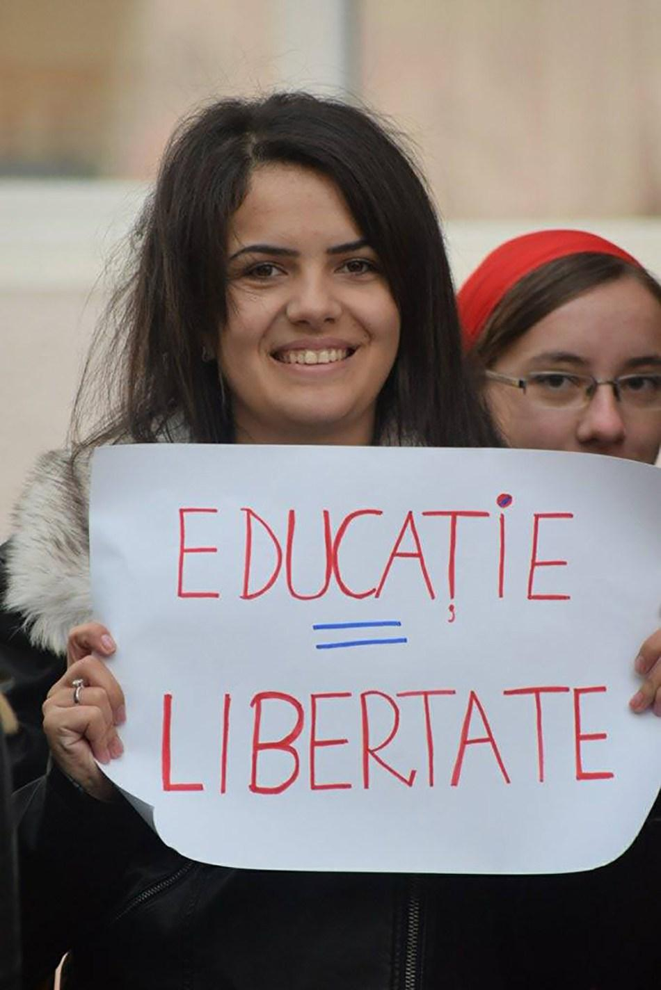 Joi, NU se fac cursuri în şcoli