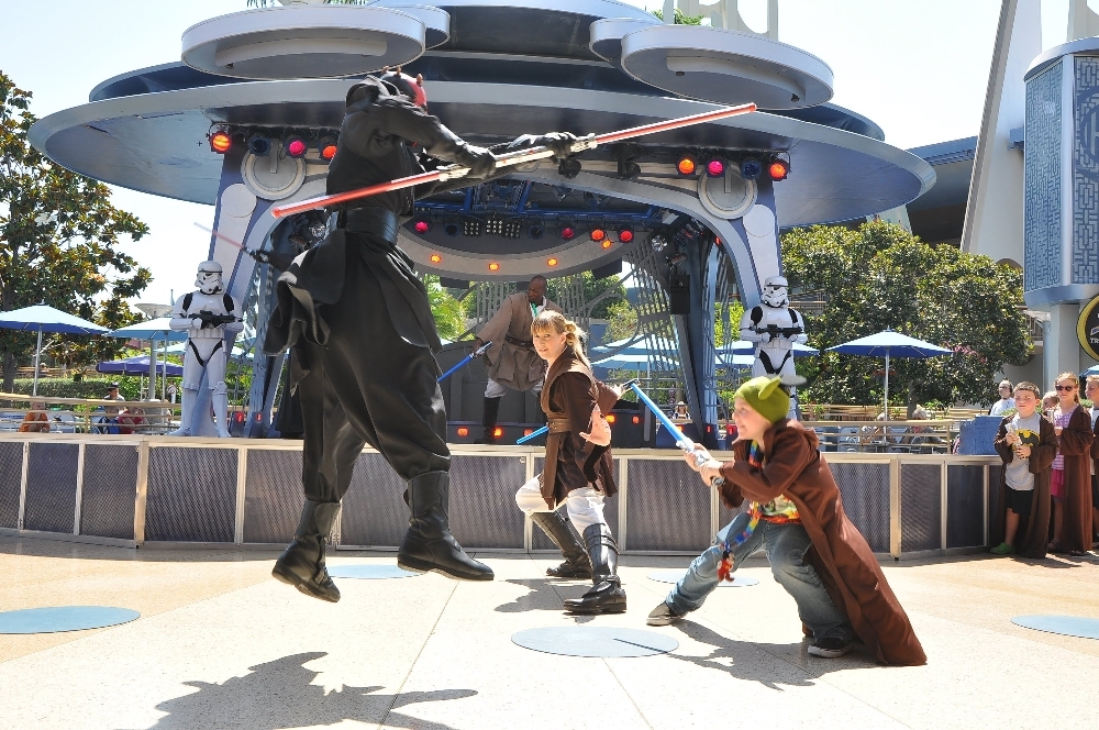 PARCURI DE DISTRACŢIE inspirate din „Războiul Stelelor”