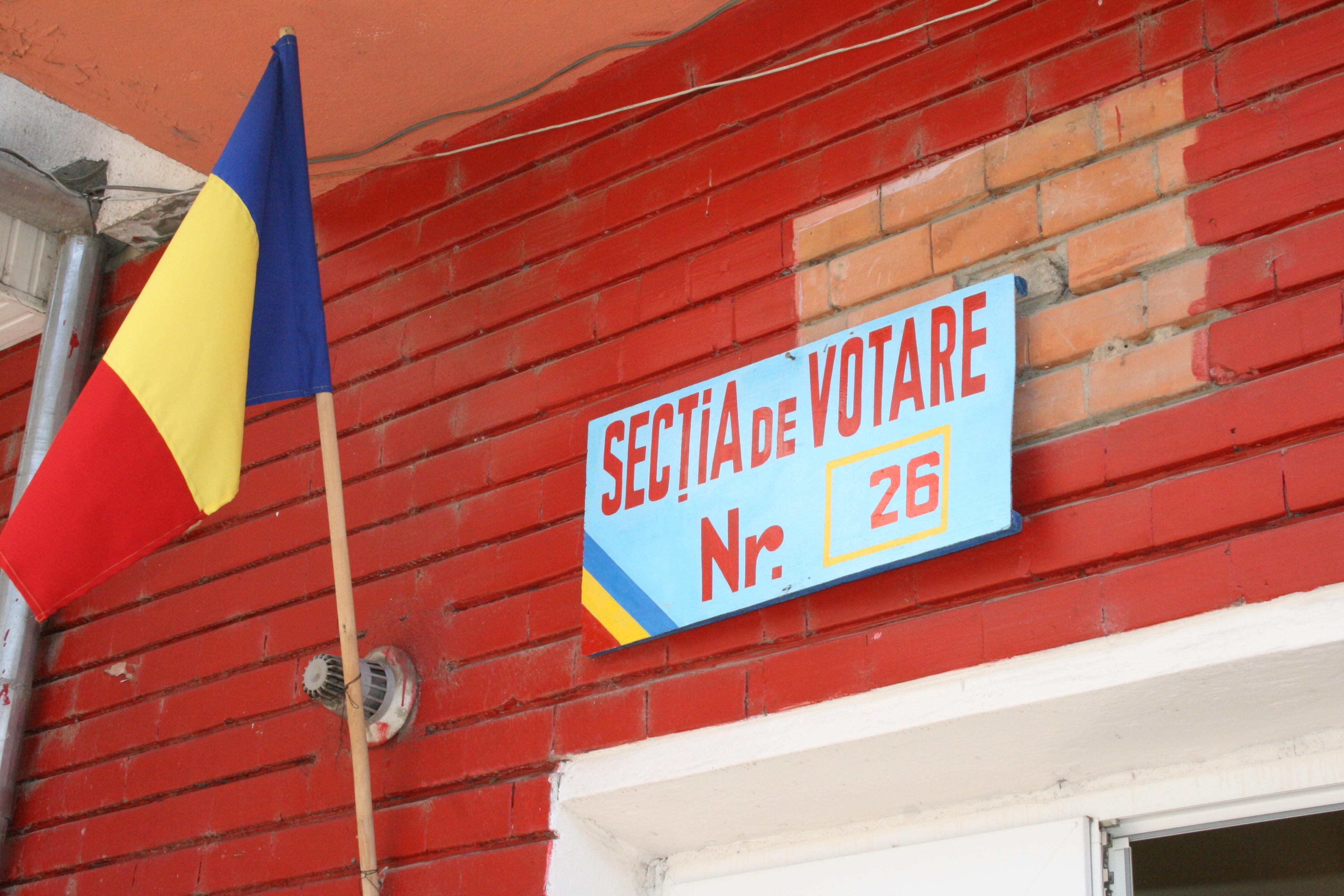 Buletinele de vot, sub pază armată, înainte de alegeri