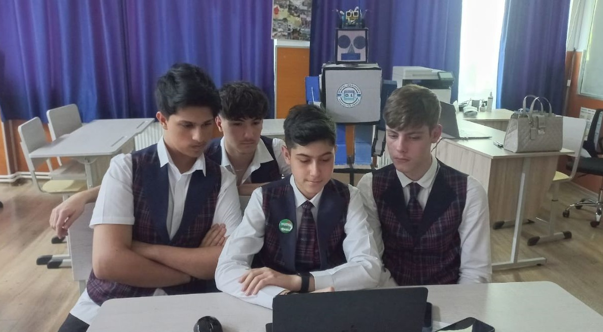 Elevi gălățeni premiaţi la competiția națională „Integrare prin Tehnologie”