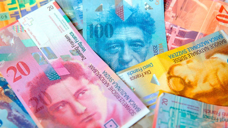 Francul elvețian atinge în fiecare zi maxime istorice