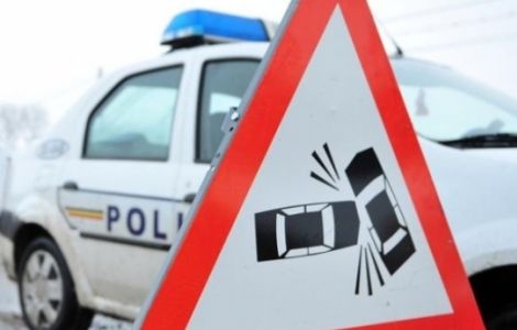 Traversările neregulamentare fac noi victime. O femeie şi un copil au ajuns la spital după ce au fost loviţi de maşini