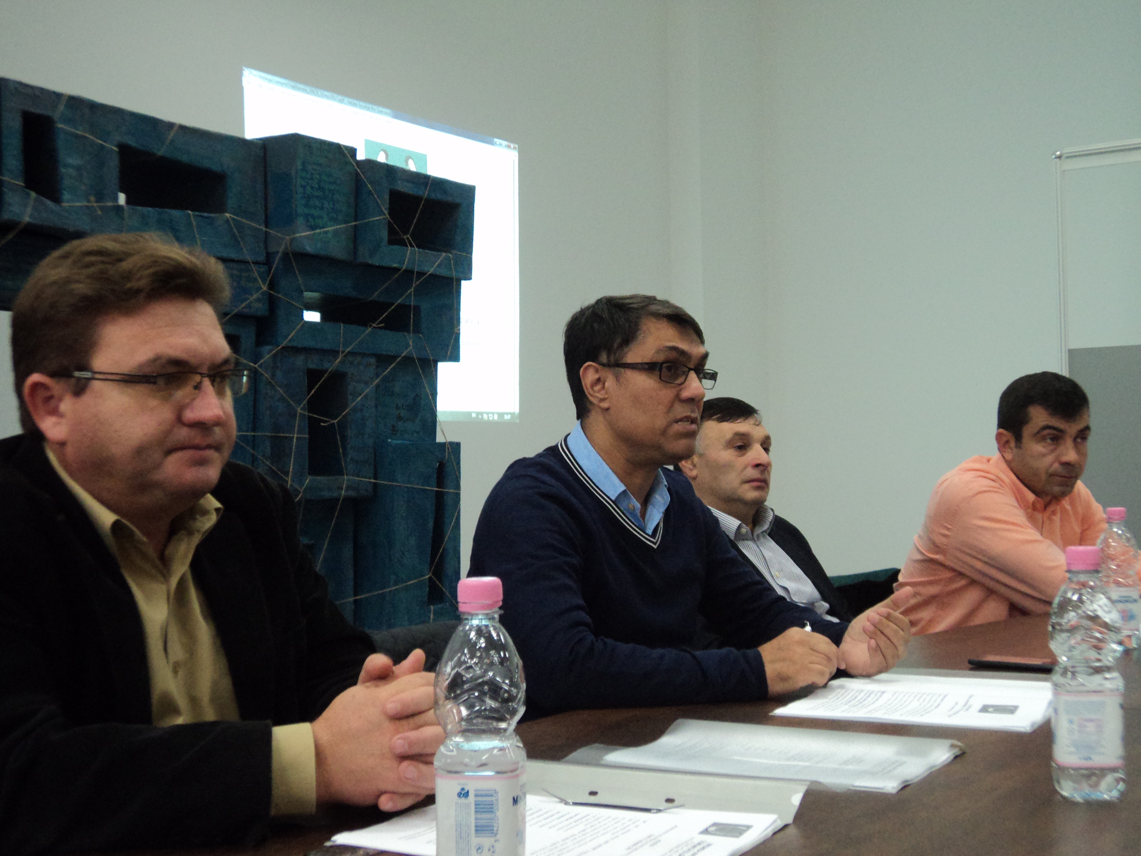 Conferinţă despre importanţa educaţiei în comunităţile rrome: Fără căsătorii timpurii şi între rude