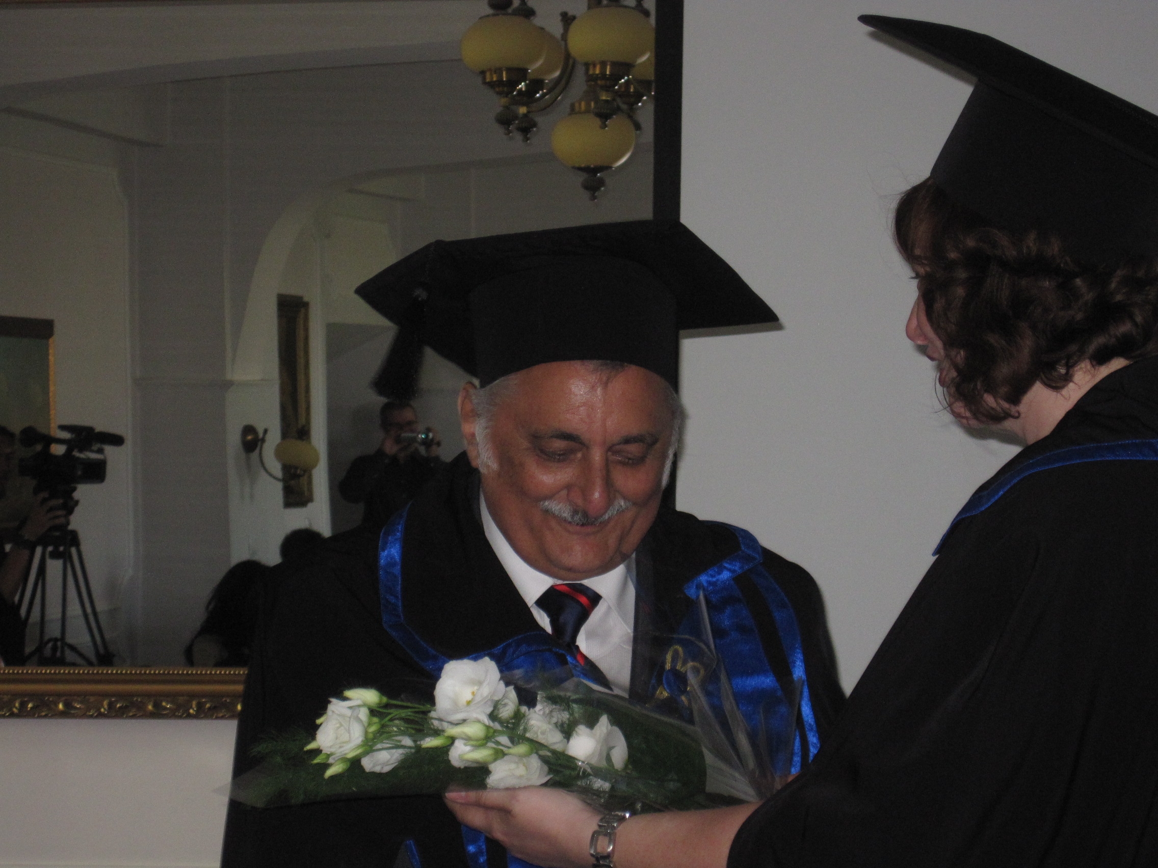 Titlul de "Doctor Honoris Causa" pentru doi medici gălăţeni  