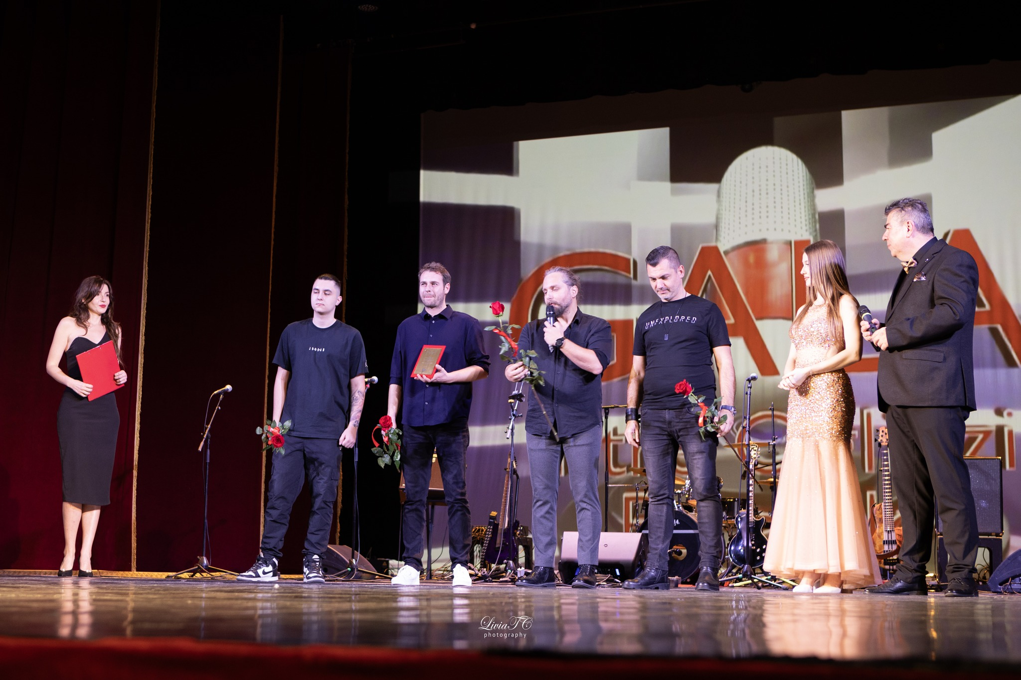 Zece gălățeni de bine. Gala „Între oglinzi paralele”