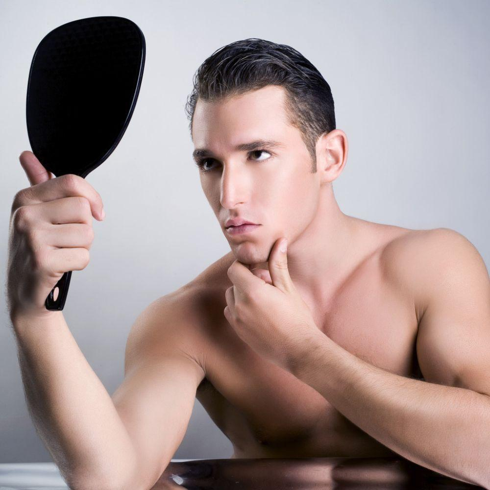 17 semne că suferi de narcisism