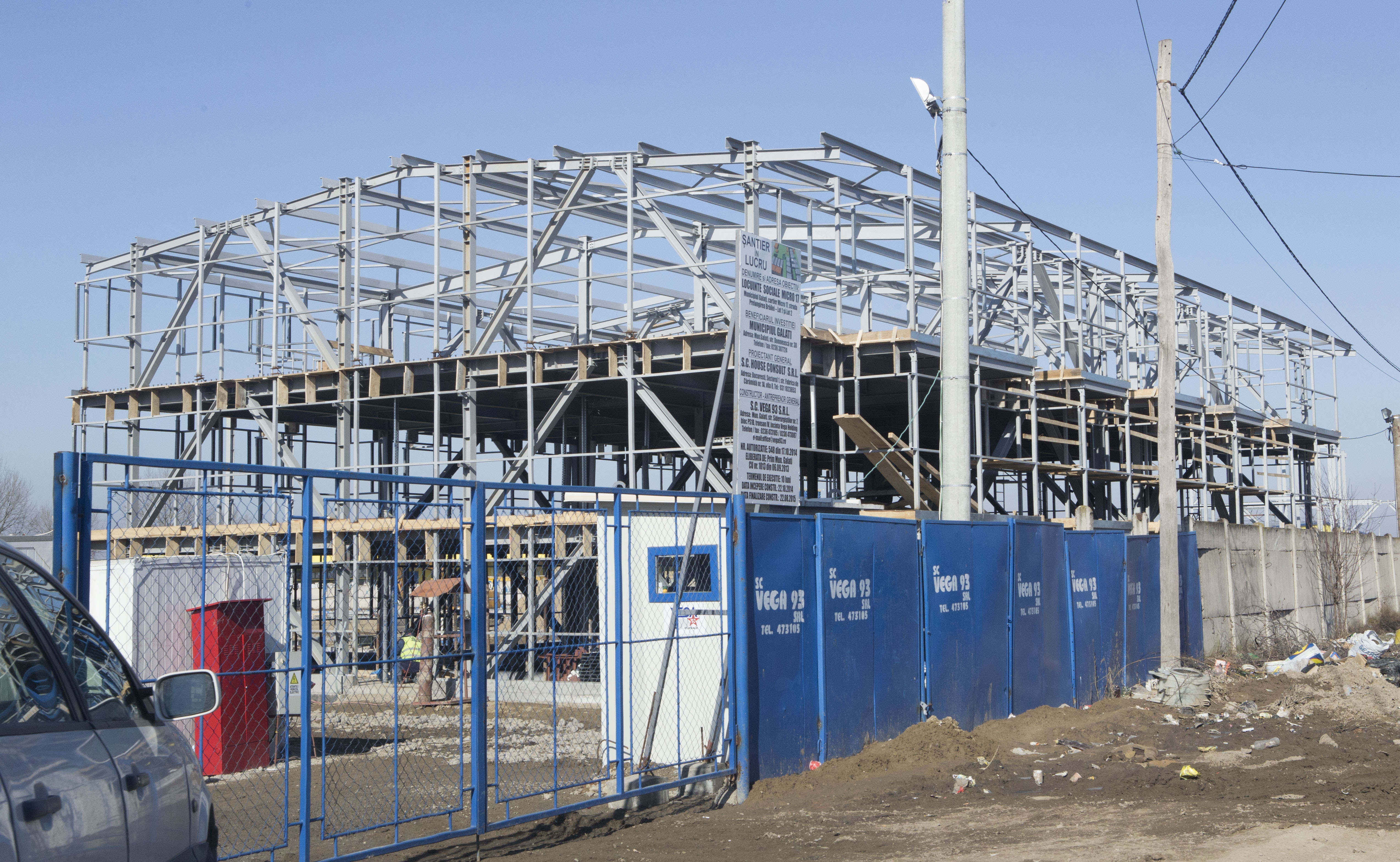 INVESTITIE de 6,6 milioane de lei/ ENERGIE ELECTRICĂ pentru LOCUINŢELE SOCIALE din Micro 17