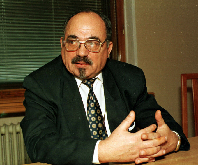 Remember. Titus Raveica (1935-2013)