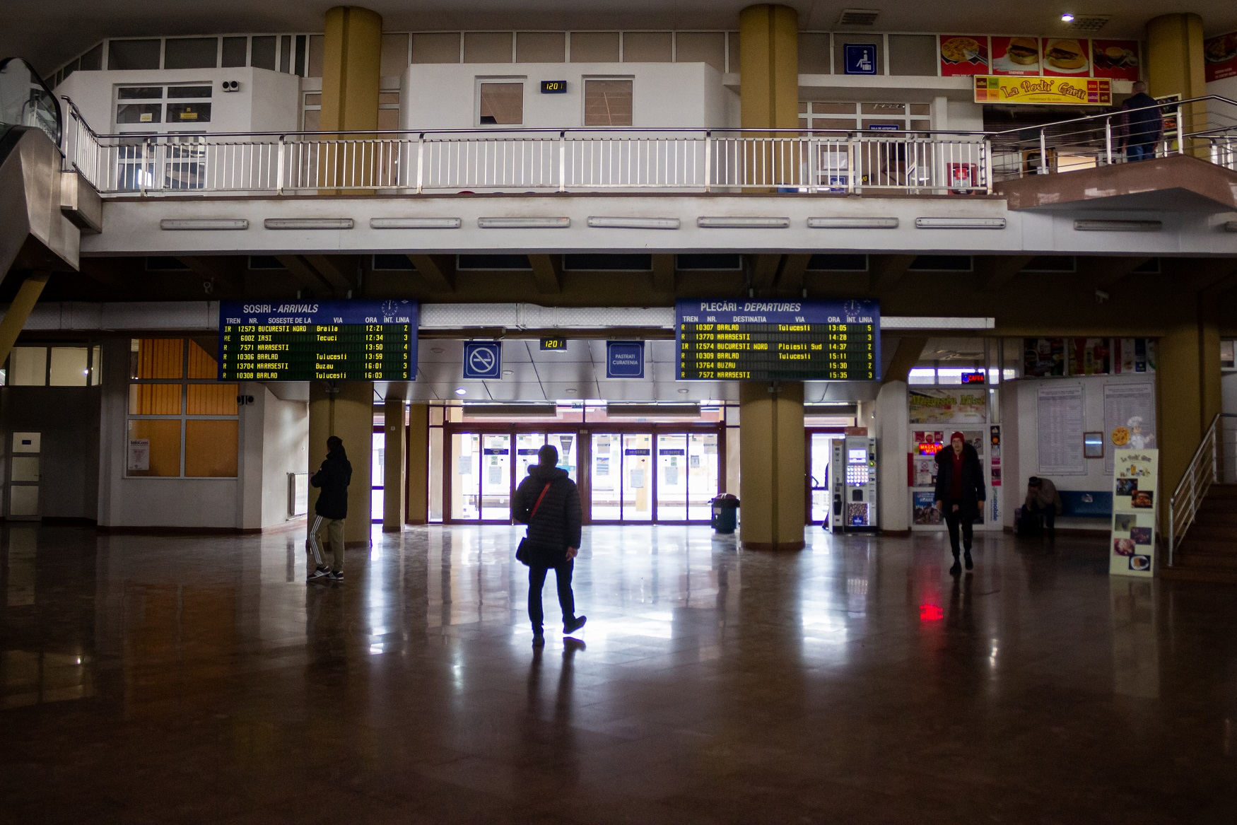 Trenuri din Regionala Galați „prinse” de ora de vară