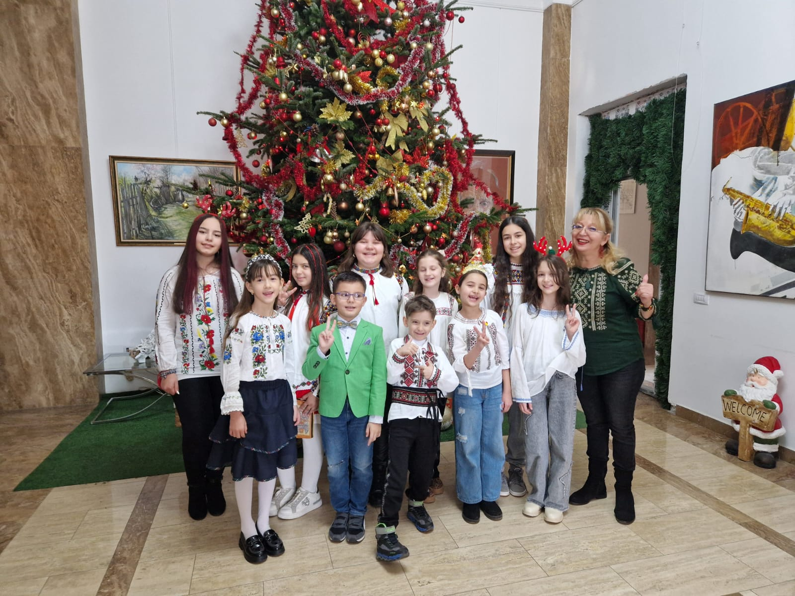 Colindători la "Viaţa liberă" - "Puişorii" Emiliei Savu au voci de oameni mari (VIDEO)