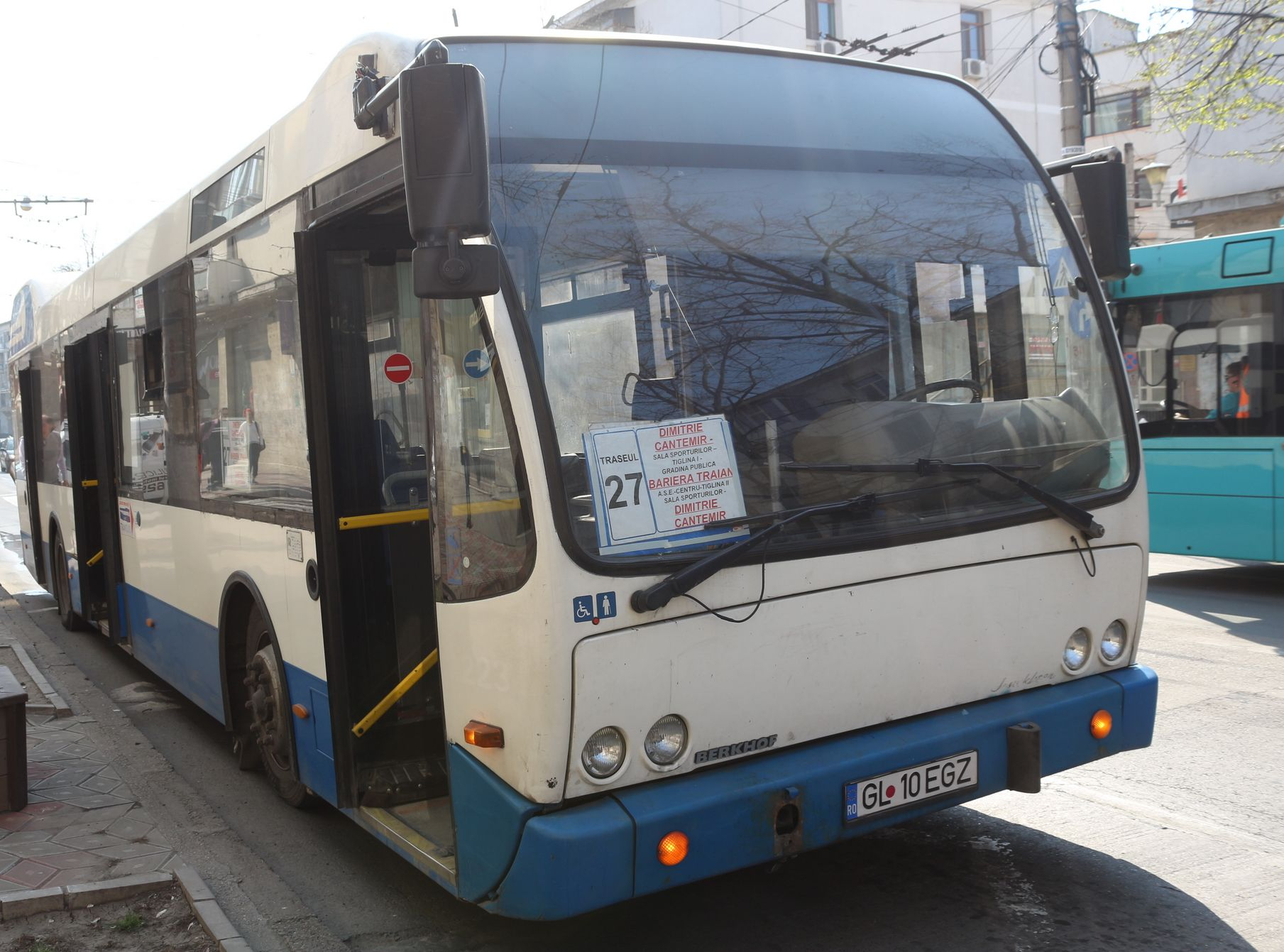 De vineri, schimbări mult-aşteptate în transportul public local