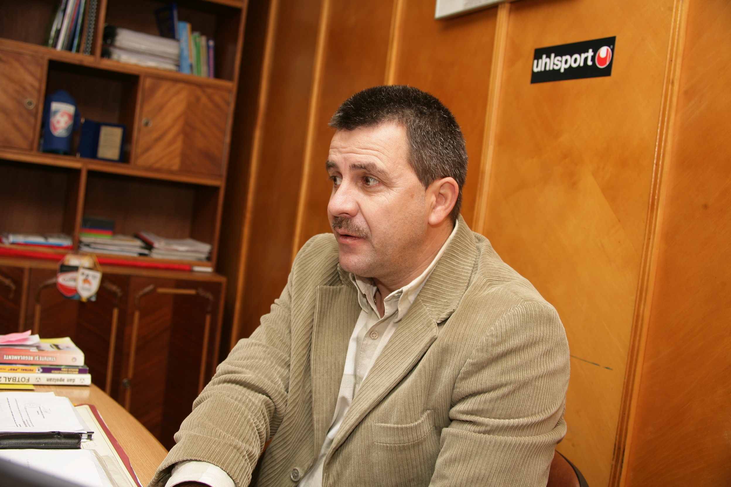 Multe echipe din Liga II, condamnate la desfiinţare de FRF: „Ne dau în cap în loc să ne ajute”