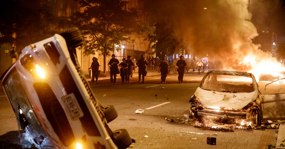 Iranul recunoaște uciderea a 2.000 de protestatari