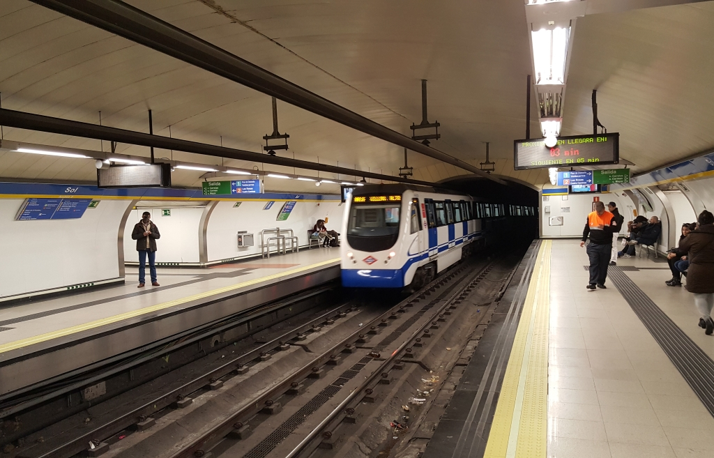 Coletele din Madrid, livrate cu ajutorul metroului