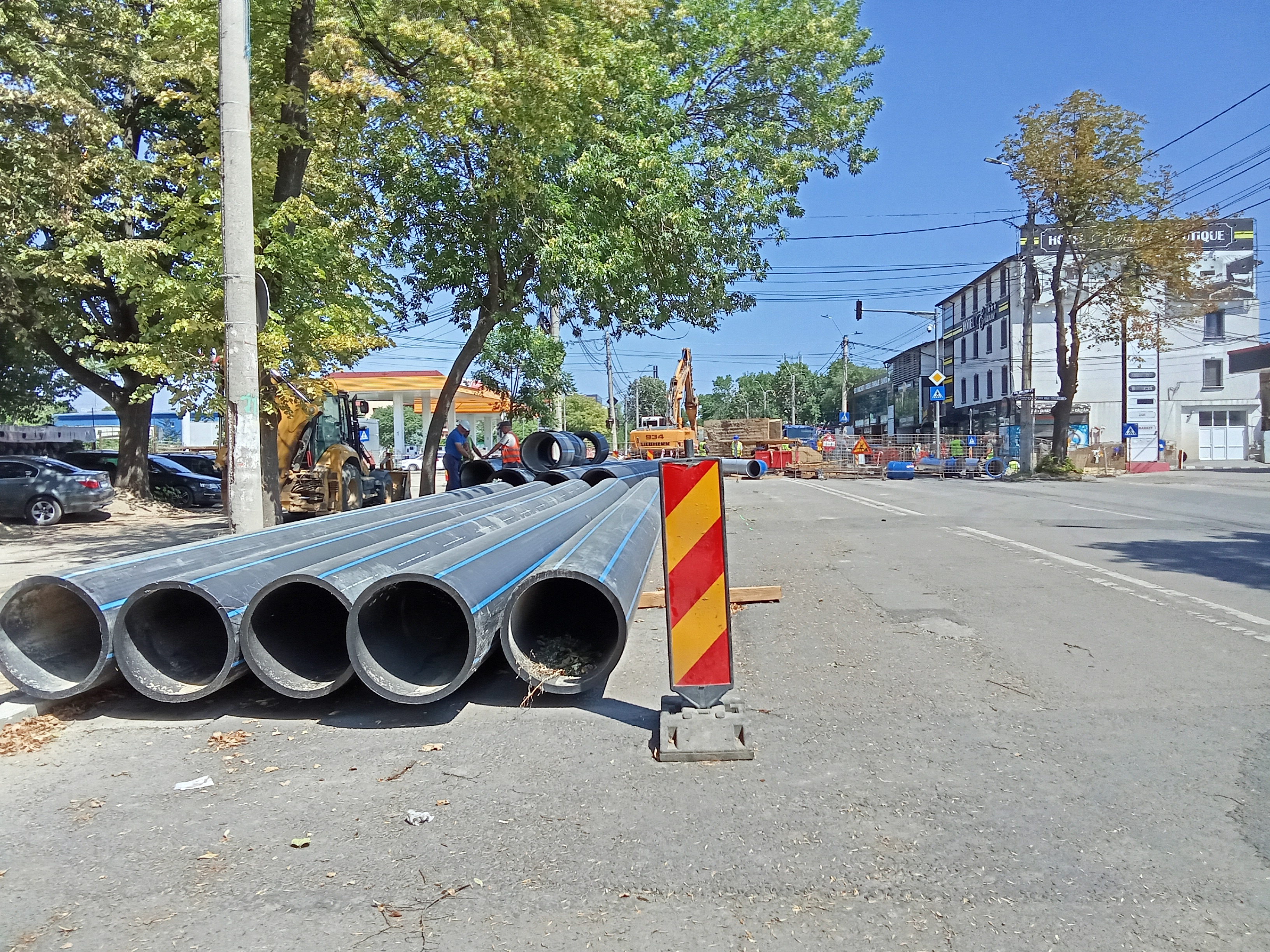 „Imaginați-vă că un an ar trebui să rămânem cu strada desfundată”. Ionuț Pucheanu, despre modernizarea bulevardului Coșbuc (FOTO)