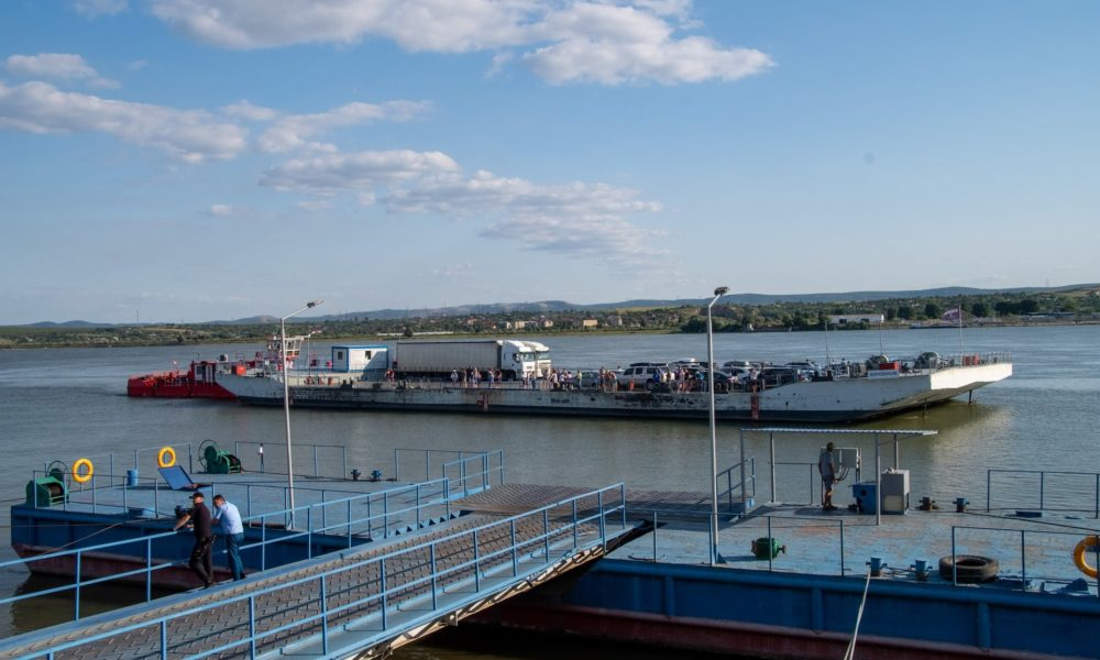 Rocadă temporară între bacurile de la Isaccea