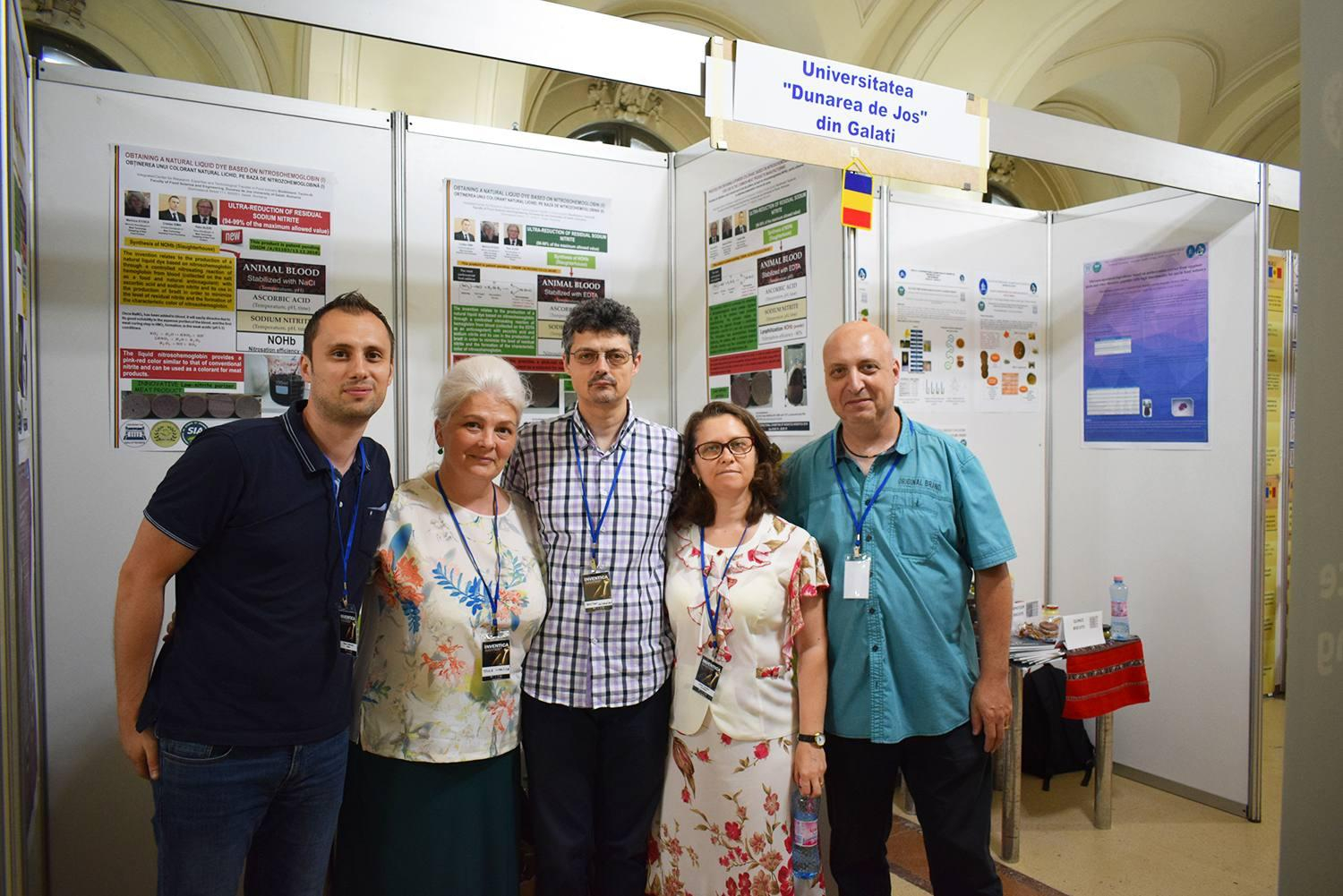 Inovaţie a unei echipe gălăţene. Pavele din plastic reciclat