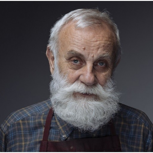 Cariere. Ștefan Câlția, un pictor al cerului