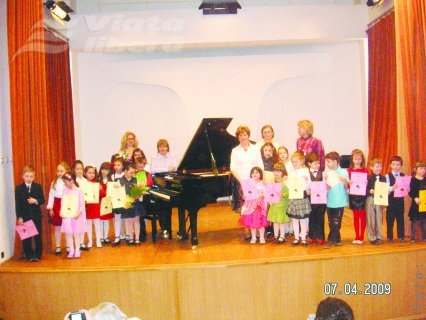 Micii pianişti ai Galaţiului