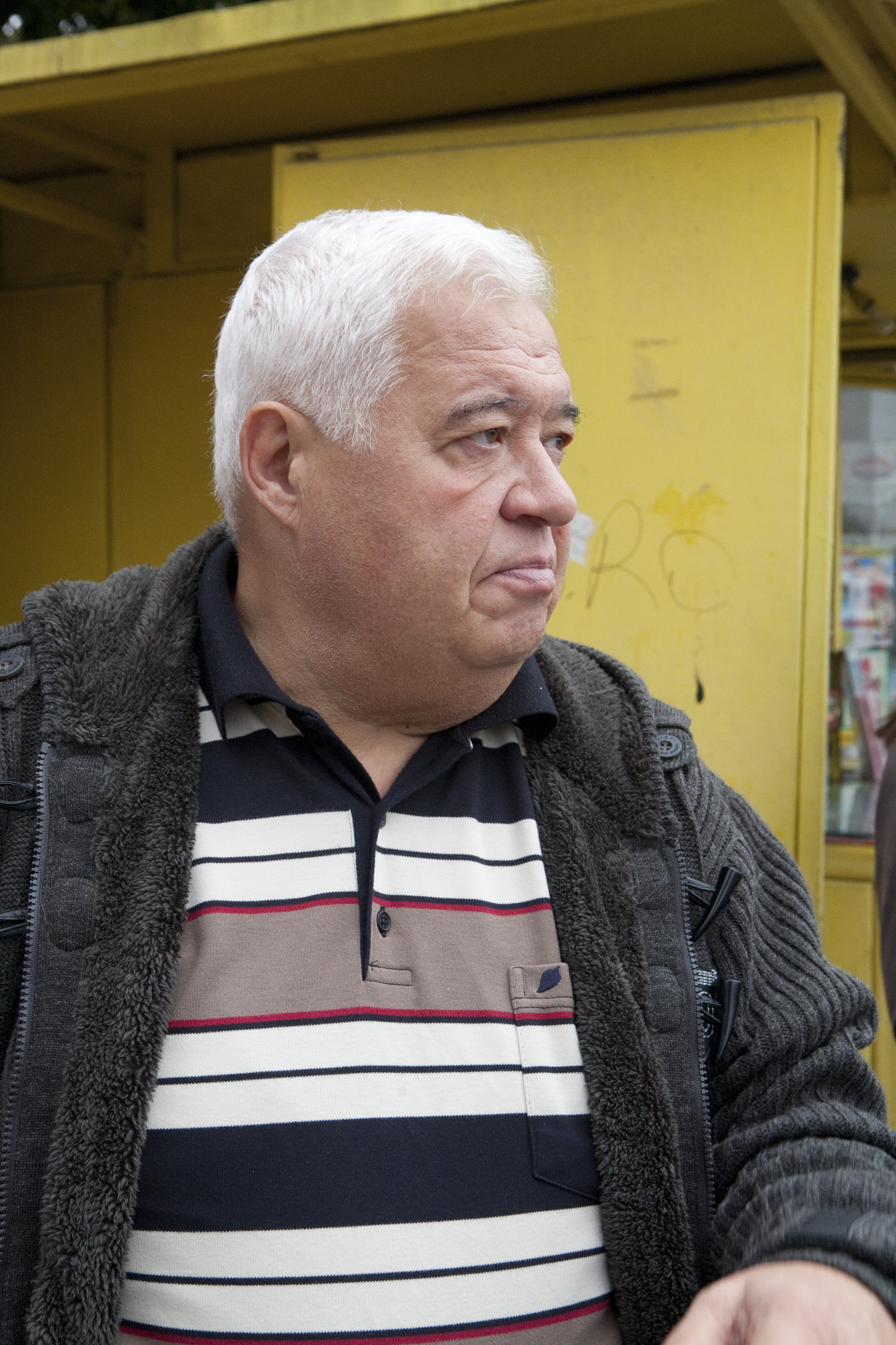 Cu viteza melcului: Becuri arse înlocuite după luni de zile