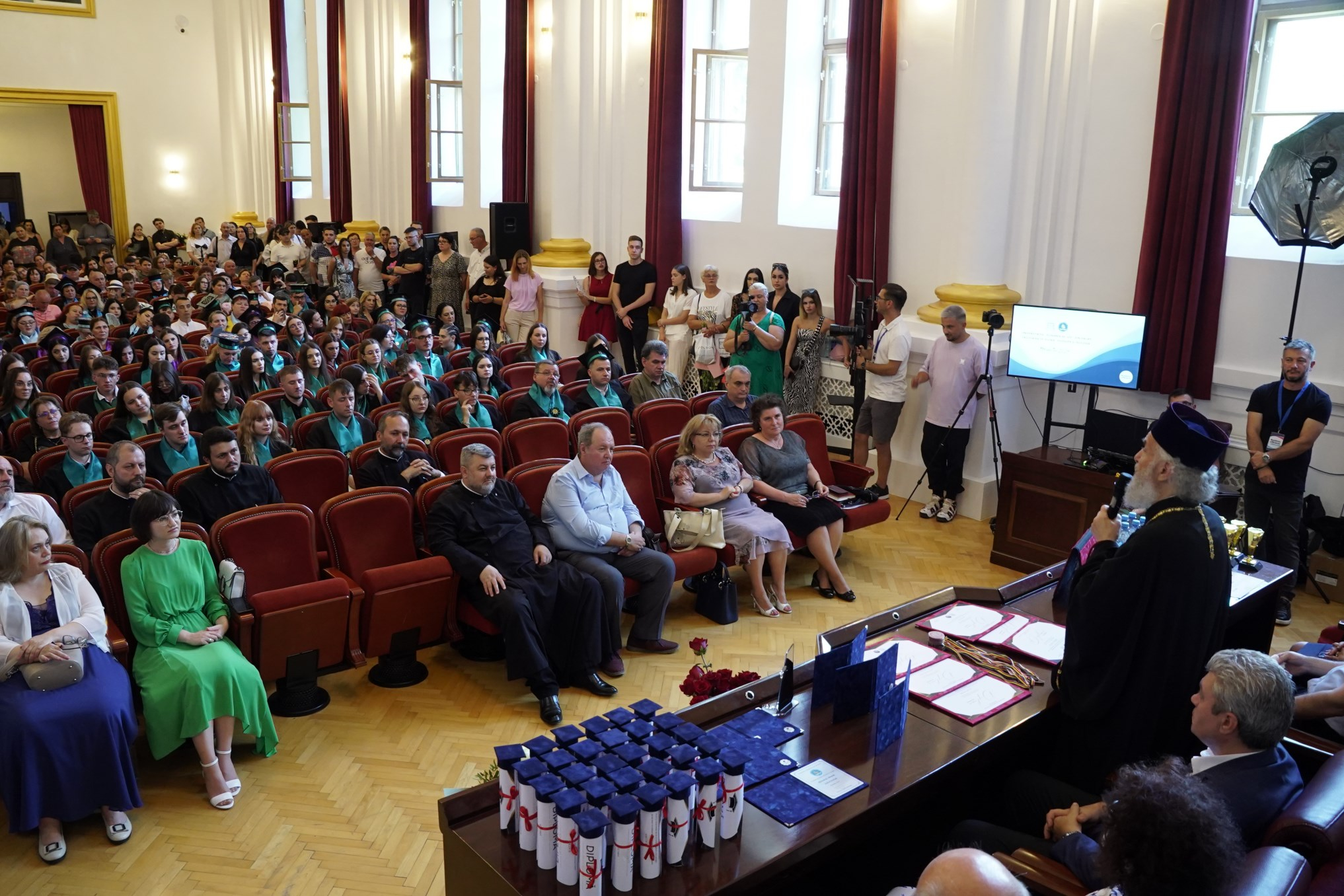 O nouă generație de tineri absolvenți de teologie