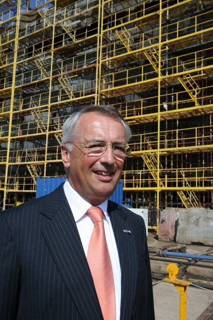 Directorii din Şantierul Naval muncesc… la negru!