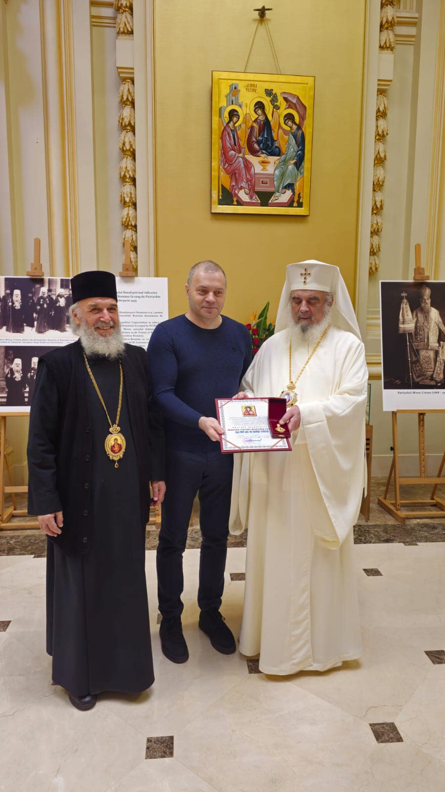 Profesorul gălățean George Enache, decorat de Patriarhul României