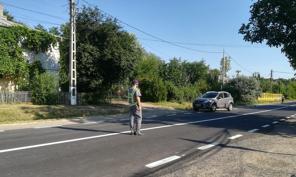 Fără permis, a plecat la plimbare cu mașina