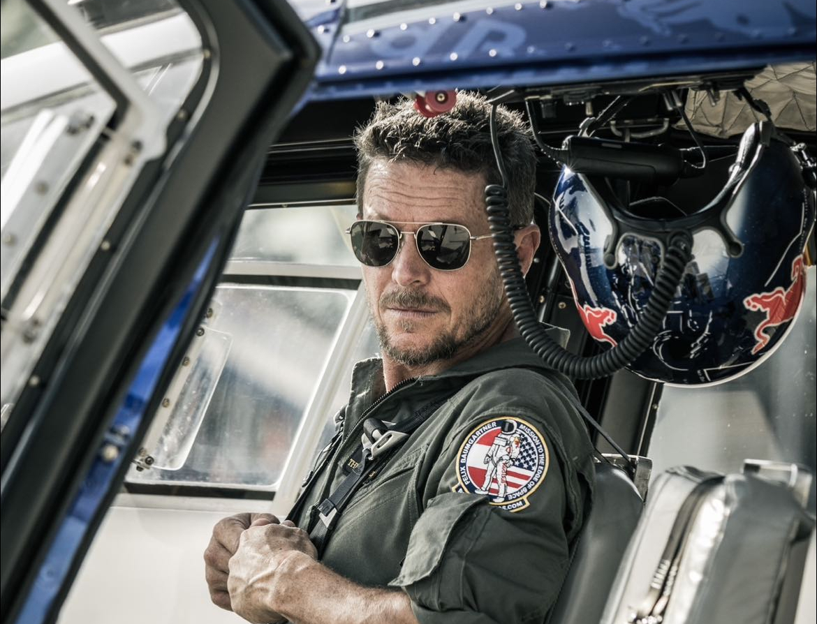 Cascadorul Felix Baumgartner a murit într-un accident de parapantă