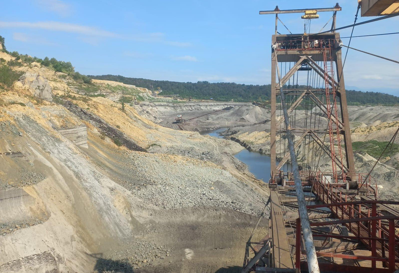 O alunecare de teren la Cariera Tismana afectează alimentarea Termocentralei Rovinari