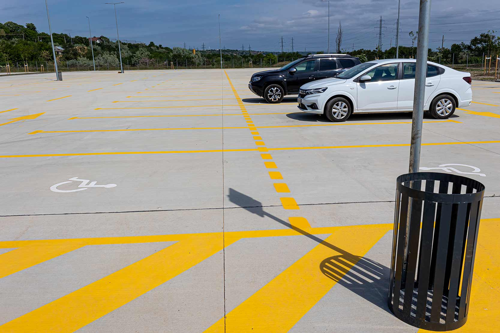 Noul târg auto nu are apă potabilă! Cauza mutării talciocului de colo colo