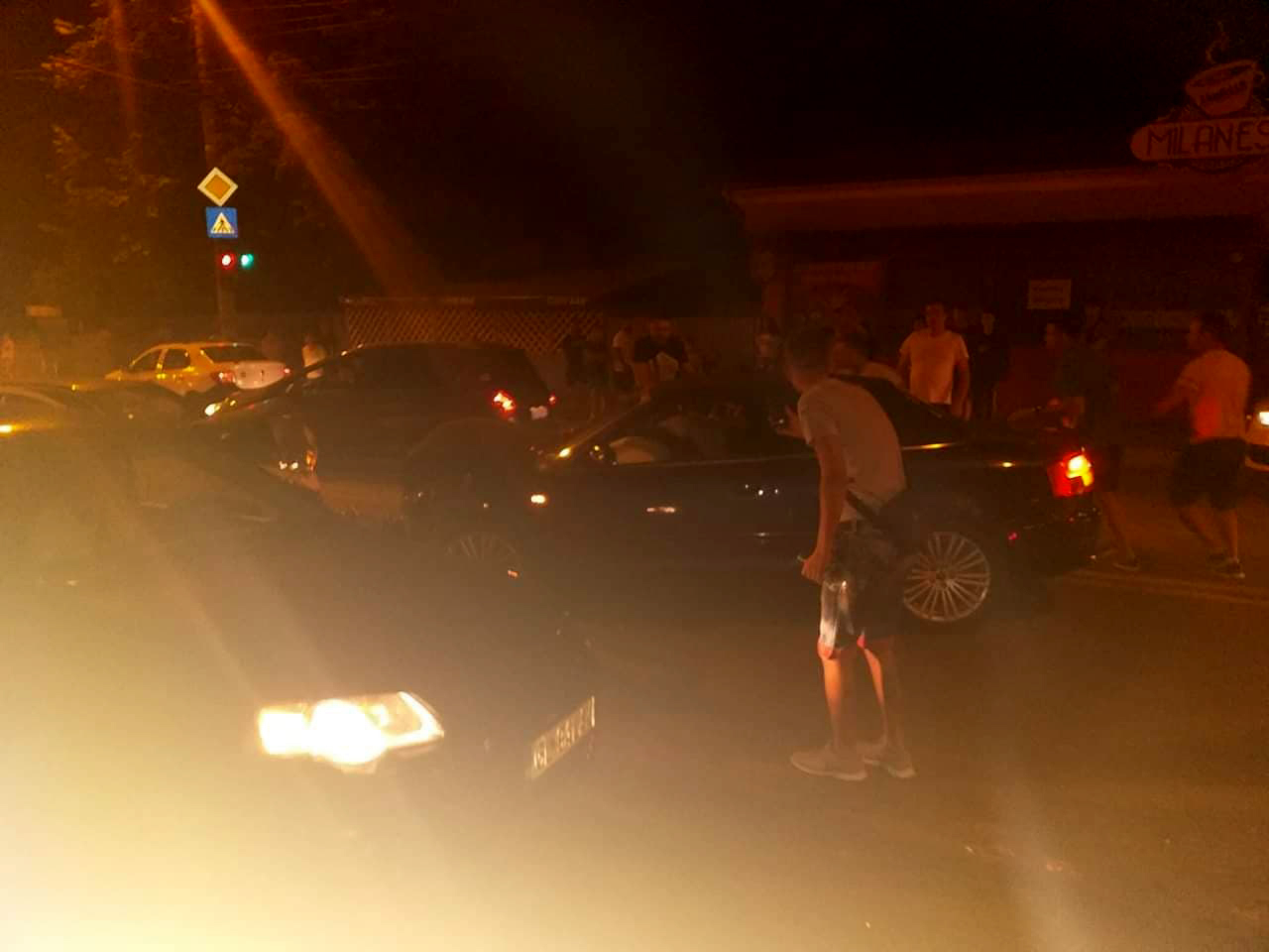 Băut, șoferul unui bolid de lux a provocat un accident soldat cu trei răniți