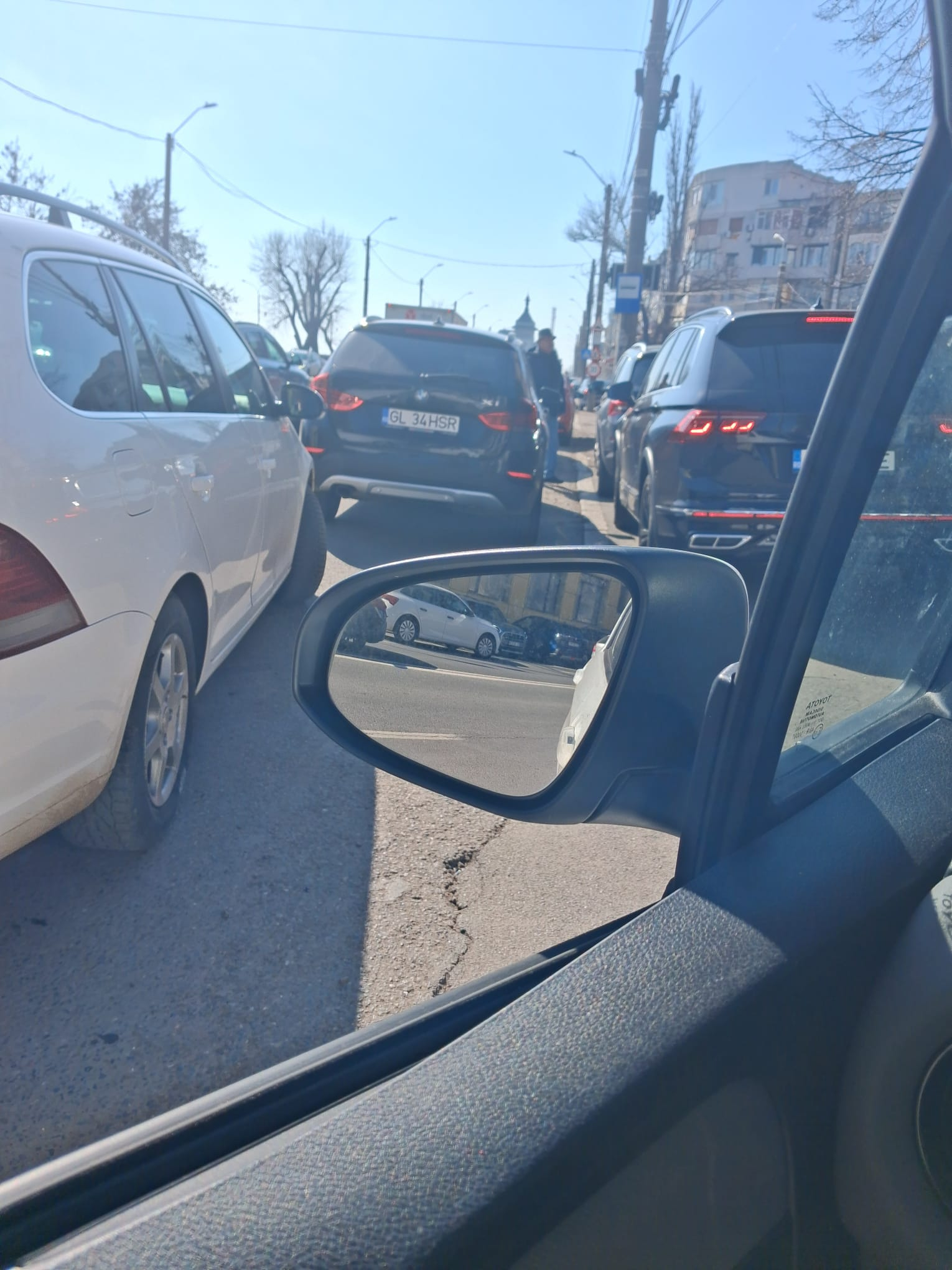 Poza zilei. Ambuteiaj de metropolă, pe strada Portului din Galați