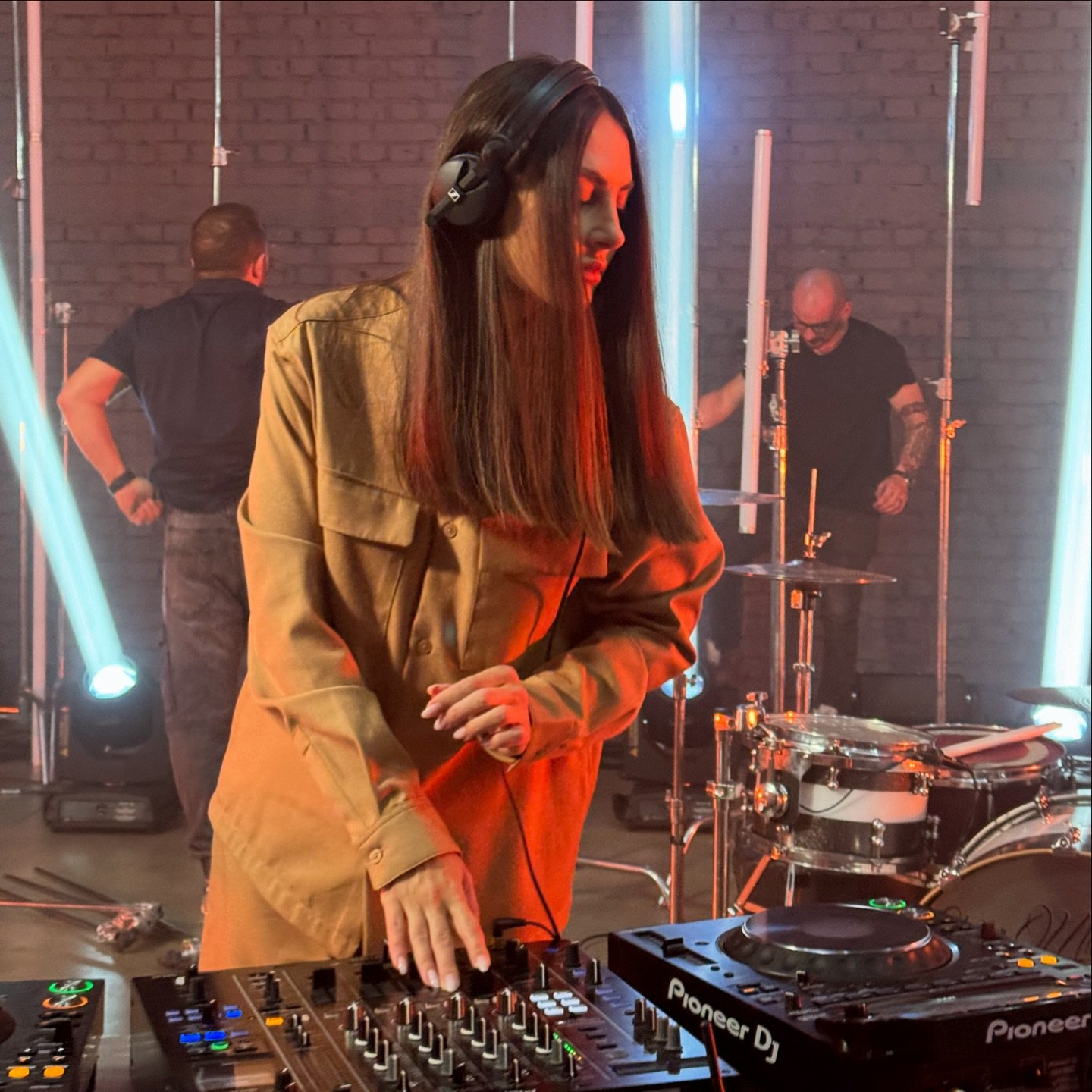 Vika Jigulina, de la muzică, la blocuri